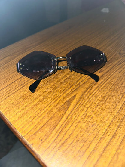 Stylish Fashion Sunglasses – Modern UV Protection Eyewear