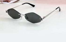 Stylish Fashion Sunglasses – Modern UV Protection Eyewear